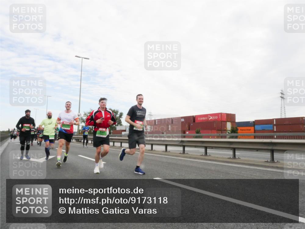 03.10.2025 - Köhlbrandbrückenlauf Matties Gatica Varas http://msf.ph/oto/9173118 03.10.2025 15:24:06 Position 3  meine-sportfotos.de