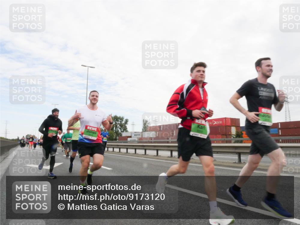 03.10.2025 - Köhlbrandbrückenlauf Matties Gatica Varas http://msf.ph/oto/9173120 03.10.2025 15:24:07 Position 3 7810 meine-sportfotos.de