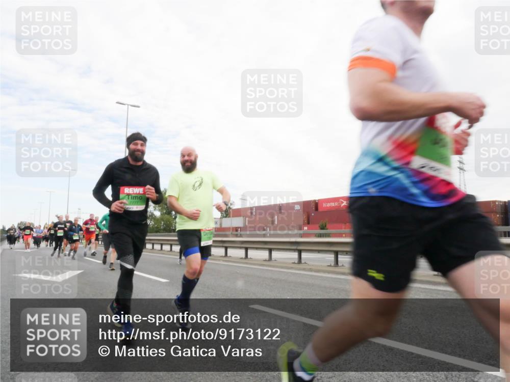 03.10.2025 - Köhlbrandbrückenlauf Matties Gatica Varas http://msf.ph/oto/9173122 03.10.2025 15:24:08 Position 3 7777 meine-sportfotos.de