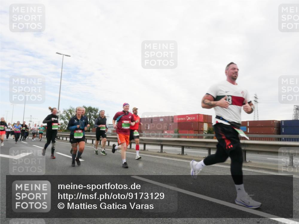 03.10.2025 - Köhlbrandbrückenlauf Matties Gatica Varas http://msf.ph/oto/9173129 03.10.2025 15:24:12 Position 3  meine-sportfotos.de