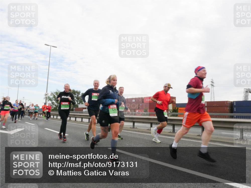 03.10.2025 - Köhlbrandbrückenlauf Matties Gatica Varas http://msf.ph/oto/9173131 03.10.2025 15:24:13 Position 3  meine-sportfotos.de