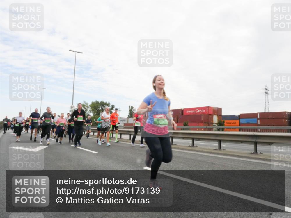 03.10.2025 - Köhlbrandbrückenlauf Matties Gatica Varas http://msf.ph/oto/9173139 03.10.2025 15:24:17 Position 3  meine-sportfotos.de
