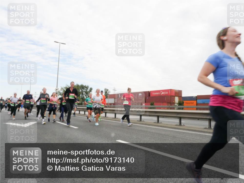 03.10.2025 - Köhlbrandbrückenlauf Matties Gatica Varas http://msf.ph/oto/9173140 03.10.2025 15:24:17 Position 3  meine-sportfotos.de