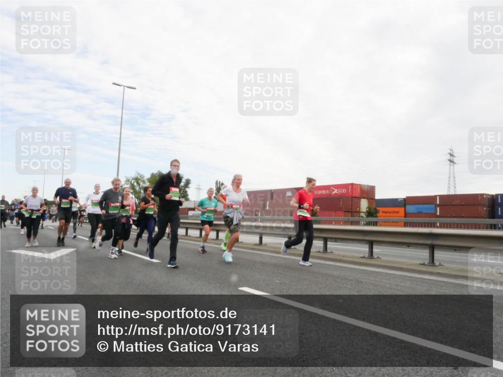 03.10.2025 - Köhlbrandbrückenlauf Matties Gatica Varas http://msf.ph/oto/9173141 03.10.2025 15:24:18 Position 3  meine-sportfotos.de