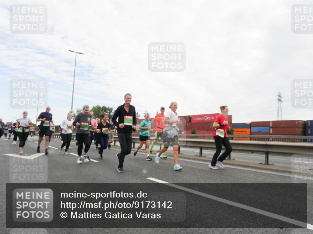 03.10.2025 - Köhlbrandbrückenlauf Matties Gatica Varas http://msf.ph/oto/9173142 03.10.2025 15:24:18 Position 3  meine-sportfotos.de
