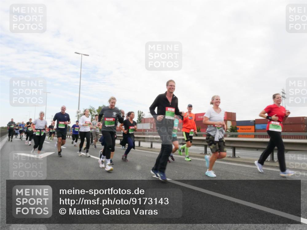 03.10.2025 - Köhlbrandbrückenlauf Matties Gatica Varas http://msf.ph/oto/9173143 03.10.2025 15:24:19 Position 3  meine-sportfotos.de