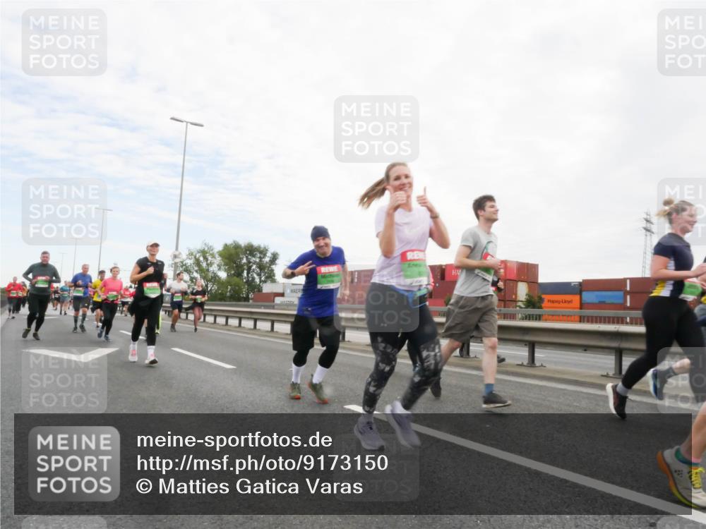 03.10.2025 - Köhlbrandbrückenlauf Matties Gatica Varas http://msf.ph/oto/9173150 03.10.2025 15:24:22 Position 3  meine-sportfotos.de