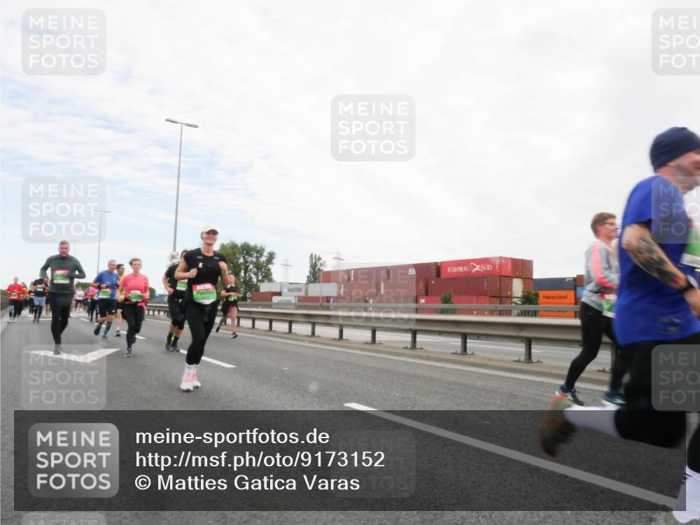 03.10.2025 - Köhlbrandbrückenlauf Matties Gatica Varas http://msf.ph/oto/9173152 03.10.2025 15:24:23 Position 3  meine-sportfotos.de