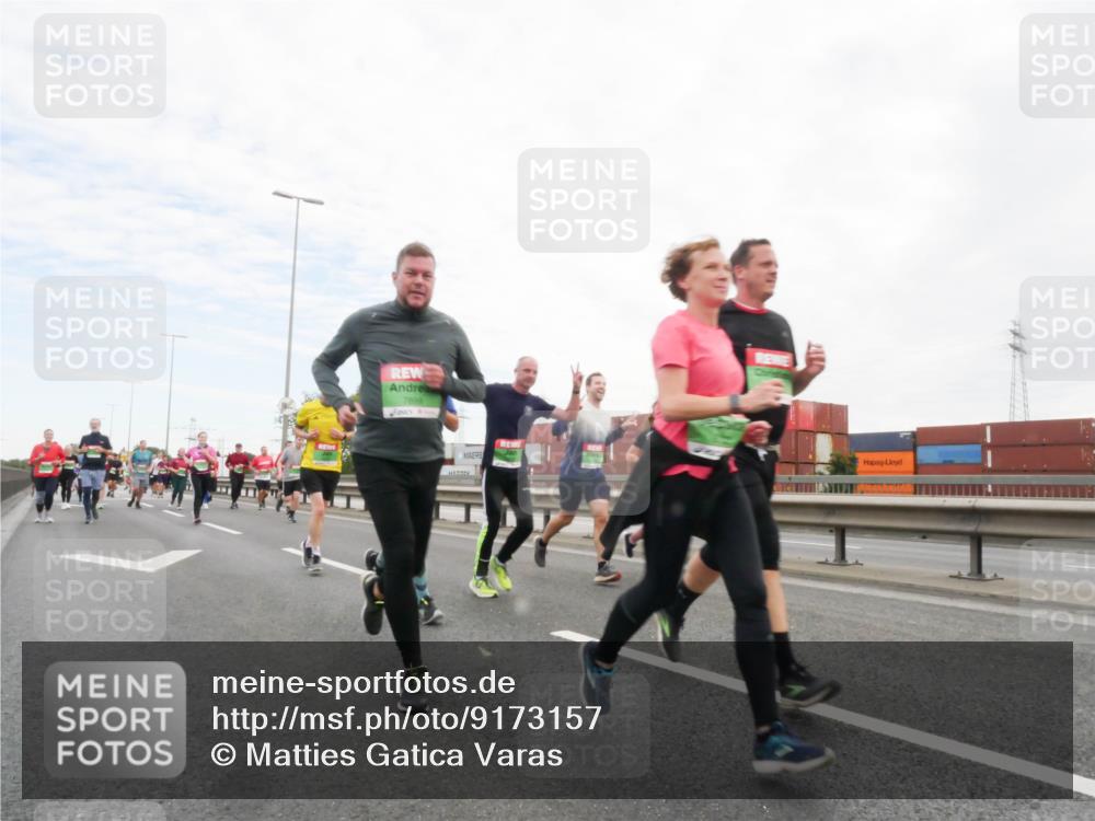 03.10.2025 - Köhlbrandbrückenlauf Matties Gatica Varas http://msf.ph/oto/9173157 03.10.2025 15:24:25 Position 3 7899 meine-sportfotos.de