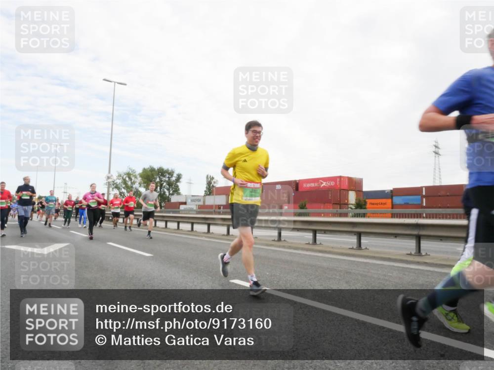 03.10.2025 - Köhlbrandbrückenlauf Matties Gatica Varas http://msf.ph/oto/9173160 03.10.2025 15:24:27 Position 3  meine-sportfotos.de