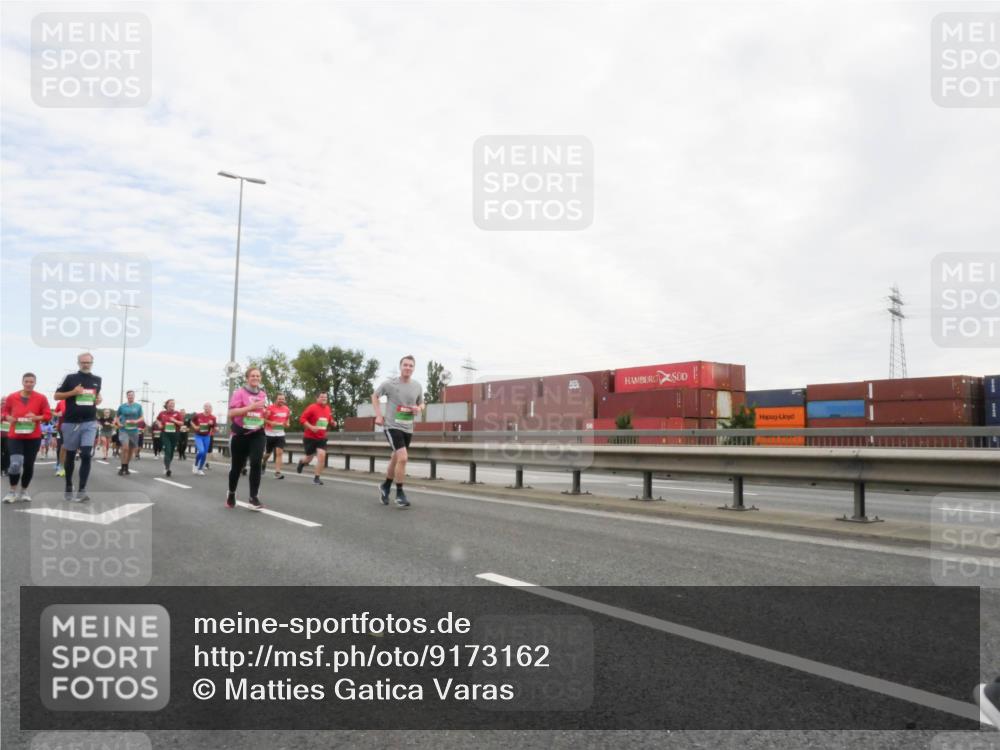03.10.2025 - Köhlbrandbrückenlauf Matties Gatica Varas http://msf.ph/oto/9173162 03.10.2025 15:24:28 Position 3  meine-sportfotos.de