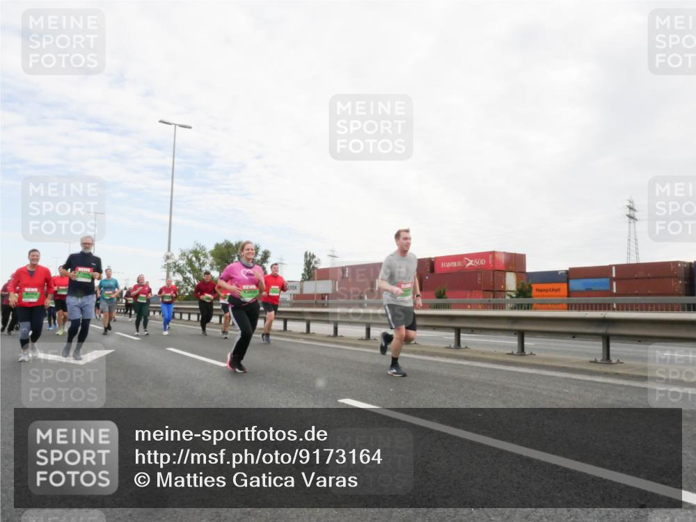 03.10.2025 - Köhlbrandbrückenlauf Matties Gatica Varas http://msf.ph/oto/9173164 03.10.2025 15:24:29 Position 3  meine-sportfotos.de
