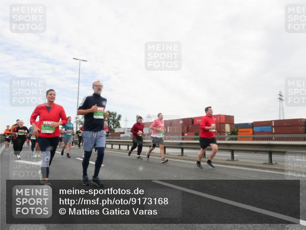03.10.2025 - Köhlbrandbrückenlauf Matties Gatica Varas http://msf.ph/oto/9173168 03.10.2025 15:24:31 Position 3 8793 meine-sportfotos.de