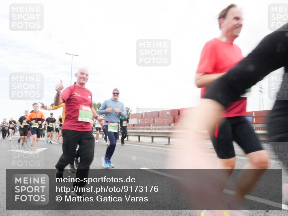 03.10.2025 - Köhlbrandbrückenlauf Matties Gatica Varas http://msf.ph/oto/9173176 03.10.2025 15:24:34 Position 3  meine-sportfotos.de