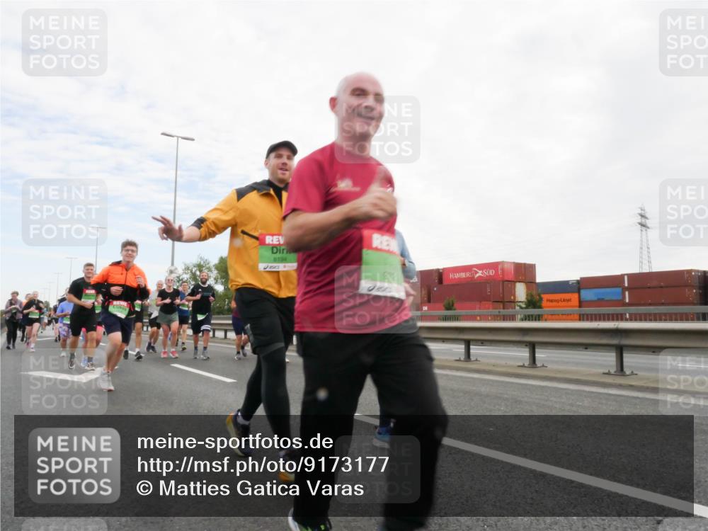 03.10.2025 - Köhlbrandbrückenlauf Matties Gatica Varas http://msf.ph/oto/9173177 03.10.2025 15:24:35 Position 3 8194 meine-sportfotos.de