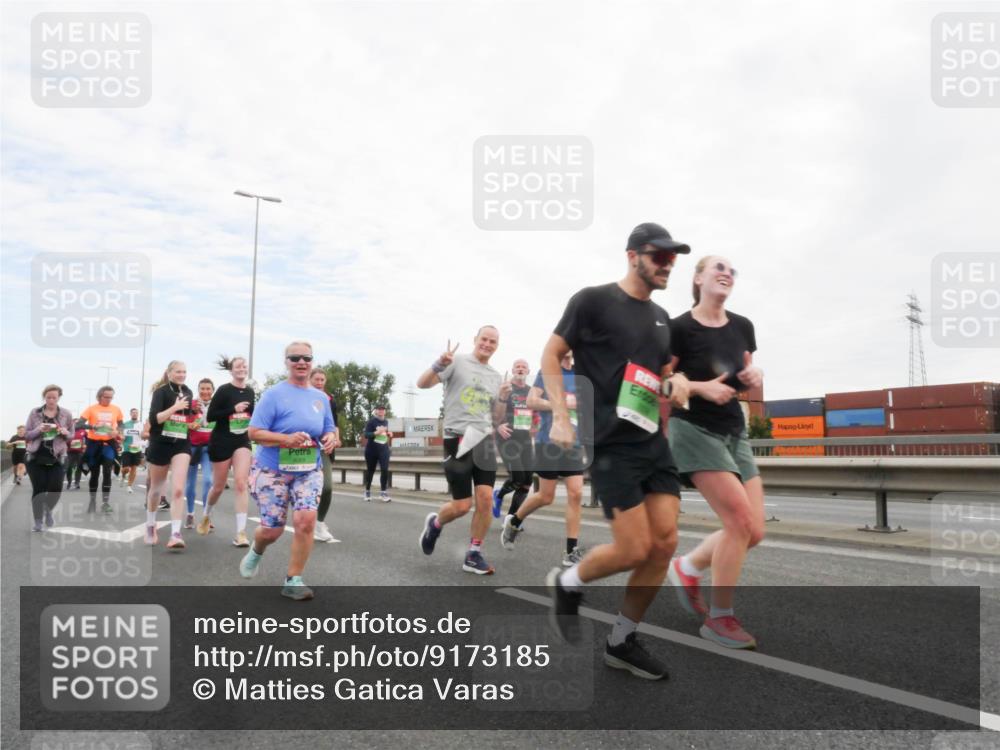 03.10.2025 - Köhlbrandbrückenlauf Matties Gatica Varas http://msf.ph/oto/9173185 03.10.2025 15:24:39 Position 3 8069 meine-sportfotos.de