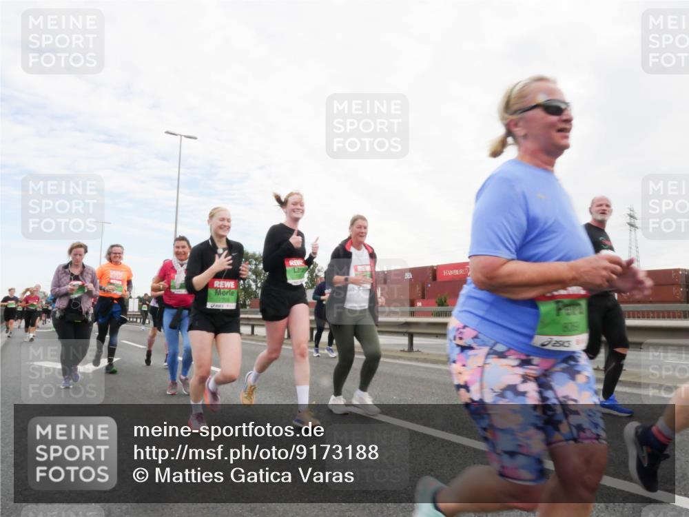 03.10.2025 - Köhlbrandbrückenlauf Matties Gatica Varas http://msf.ph/oto/9173188 03.10.2025 15:24:40 Position 3  meine-sportfotos.de