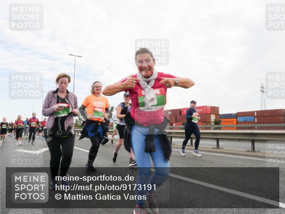03.10.2025 - Köhlbrandbrückenlauf Matties Gatica Varas http://msf.ph/oto/9173191 03.10.2025 15:24:42 Position 3 195 meine-sportfotos.de