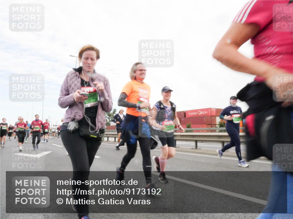 03.10.2025 - Köhlbrandbrückenlauf Matties Gatica Varas http://msf.ph/oto/9173192 03.10.2025 15:24:42 Position 3 195 meine-sportfotos.de