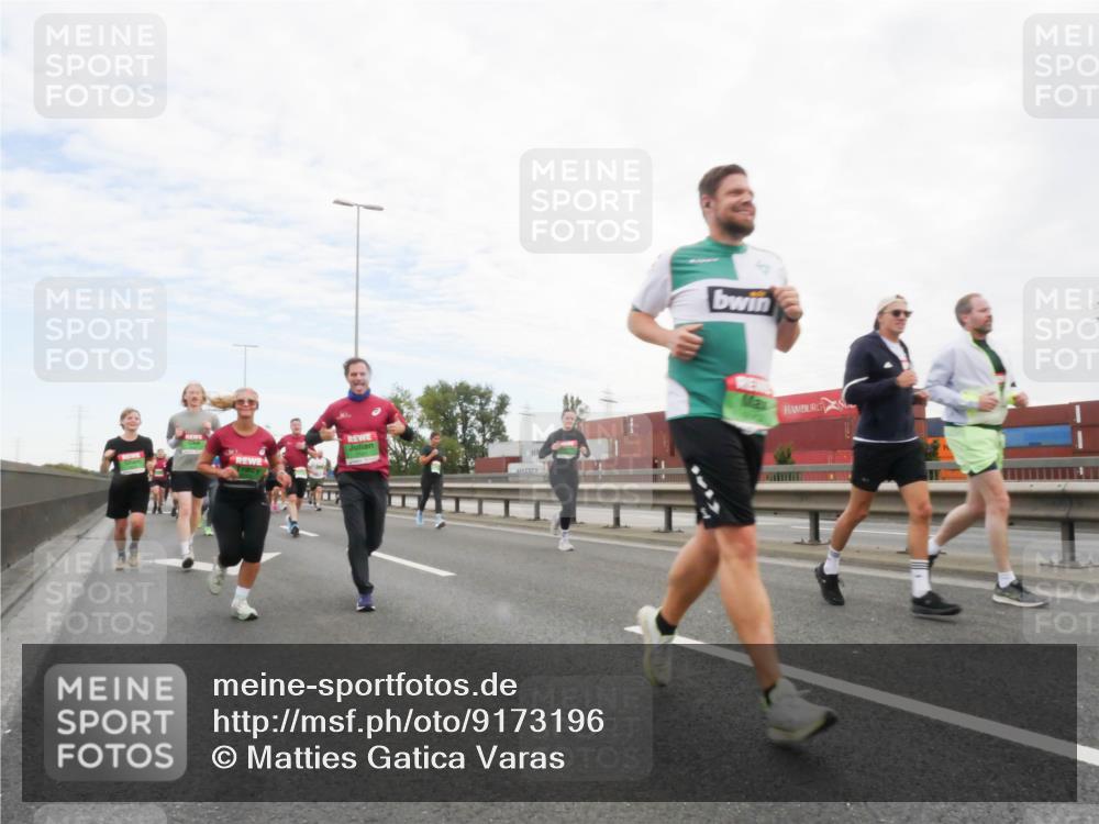 03.10.2025 - Köhlbrandbrückenlauf Matties Gatica Varas http://msf.ph/oto/9173196 03.10.2025 15:24:44 Position 3  meine-sportfotos.de