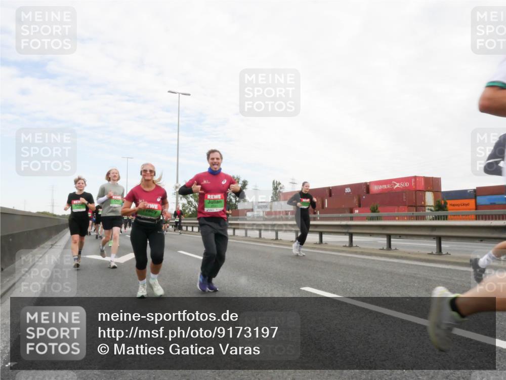 03.10.2025 - Köhlbrandbrückenlauf Matties Gatica Varas http://msf.ph/oto/9173197 03.10.2025 15:24:45 Position 3 9141 meine-sportfotos.de