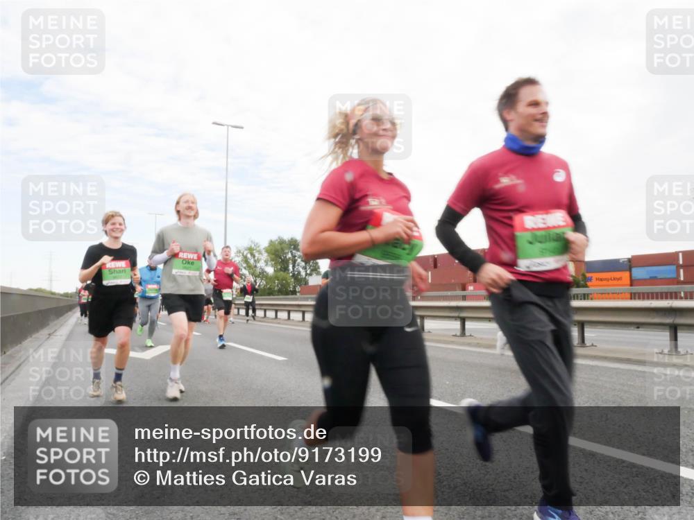 03.10.2025 - Köhlbrandbrückenlauf Matties Gatica Varas http://msf.ph/oto/9173199 03.10.2025 15:24:46 Position 3  meine-sportfotos.de