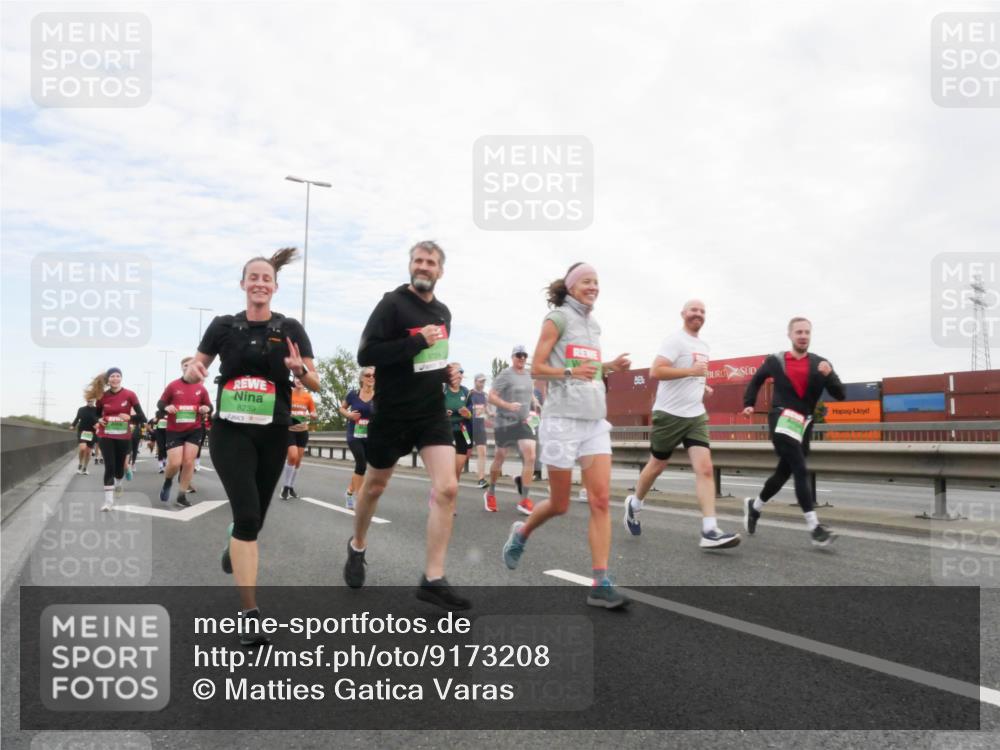 03.10.2025 - Köhlbrandbrückenlauf Matties Gatica Varas http://msf.ph/oto/9173208 03.10.2025 15:24:50 Position 3 8239 meine-sportfotos.de