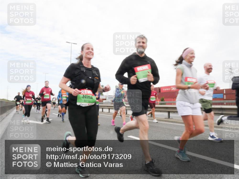 03.10.2025 - Köhlbrandbrückenlauf Matties Gatica Varas http://msf.ph/oto/9173209 03.10.2025 15:24:51 Position 3 8239 meine-sportfotos.de
