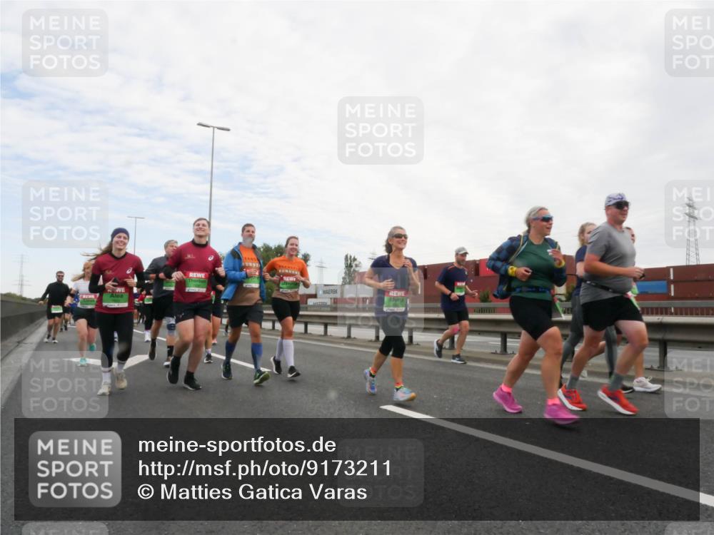 03.10.2025 - Köhlbrandbrückenlauf Matties Gatica Varas http://msf.ph/oto/9173211 03.10.2025 15:24:52 Position 3  meine-sportfotos.de