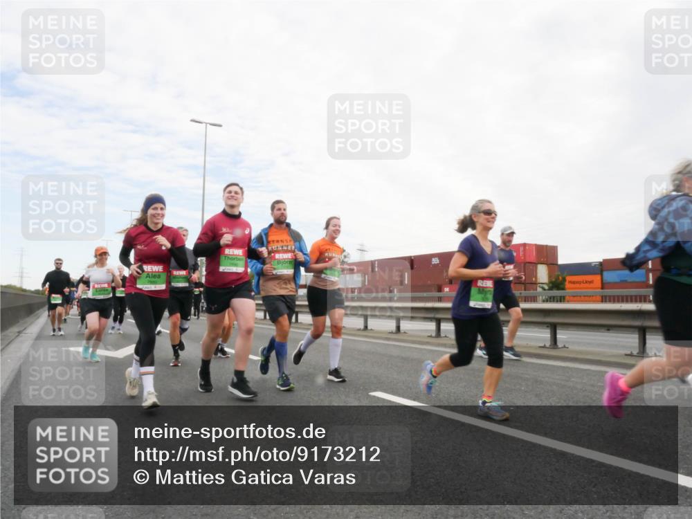 03.10.2025 - Köhlbrandbrückenlauf Matties Gatica Varas http://msf.ph/oto/9173212 03.10.2025 15:24:52 Position 3  meine-sportfotos.de