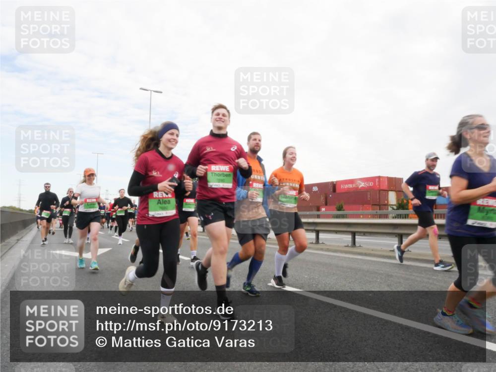 03.10.2025 - Köhlbrandbrückenlauf Matties Gatica Varas http://msf.ph/oto/9173213 03.10.2025 15:24:53 Position 3 7680 meine-sportfotos.de