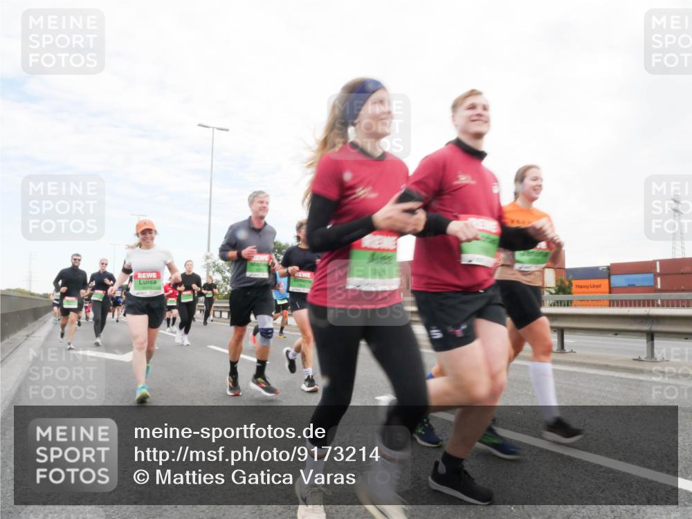 03.10.2025 - Köhlbrandbrückenlauf Matties Gatica Varas http://msf.ph/oto/9173214 03.10.2025 15:24:53 Position 3  meine-sportfotos.de
