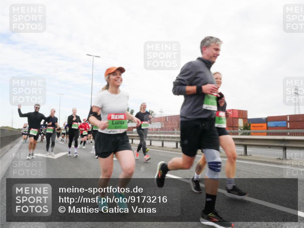 03.10.2025 - Köhlbrandbrückenlauf Matties Gatica Varas http://msf.ph/oto/9173216 03.10.2025 15:24:54 Position 3 8044 meine-sportfotos.de