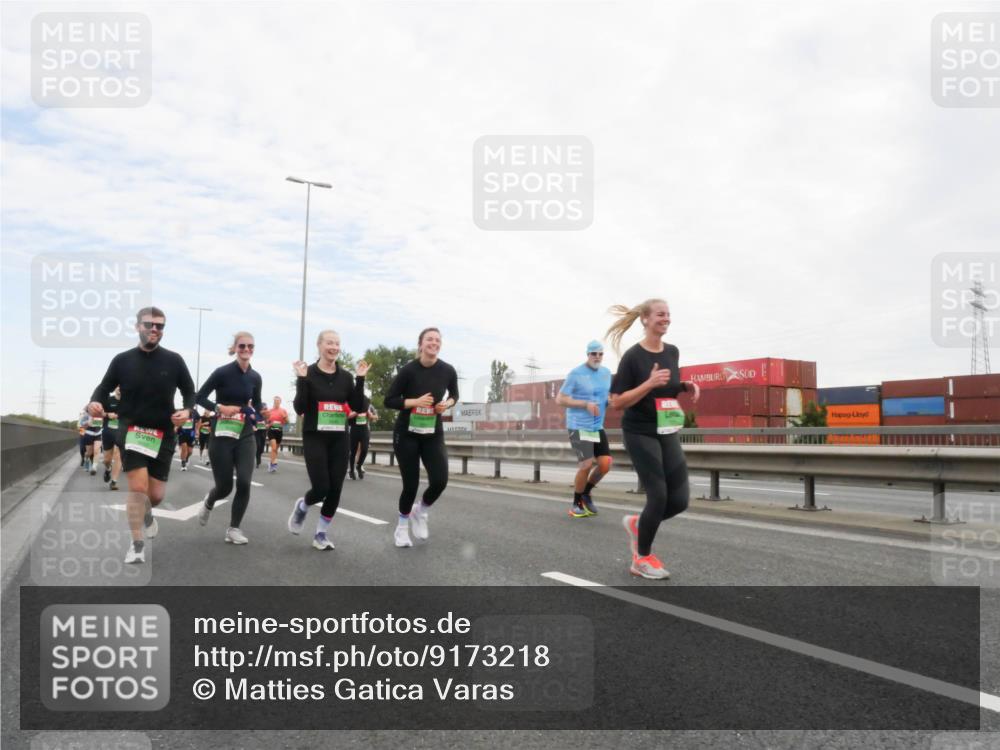 03.10.2025 - Köhlbrandbrückenlauf Matties Gatica Varas http://msf.ph/oto/9173218 03.10.2025 15:24:55 Position 3  meine-sportfotos.de