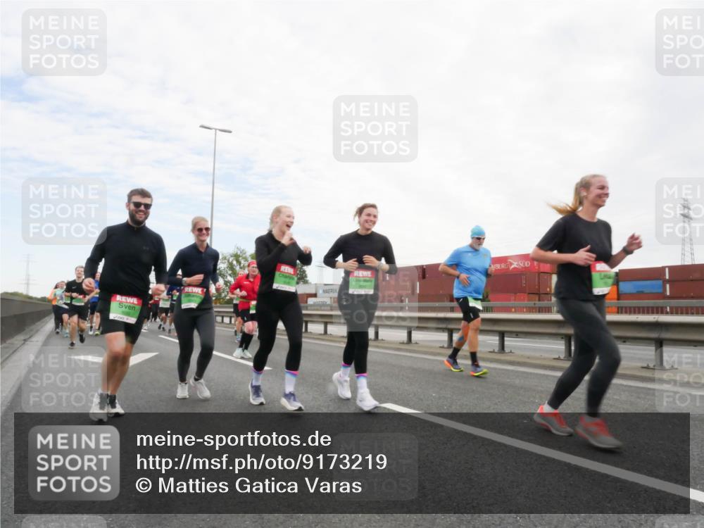 03.10.2025 - Köhlbrandbrückenlauf Matties Gatica Varas http://msf.ph/oto/9173219 03.10.2025 15:24:56 Position 3  meine-sportfotos.de