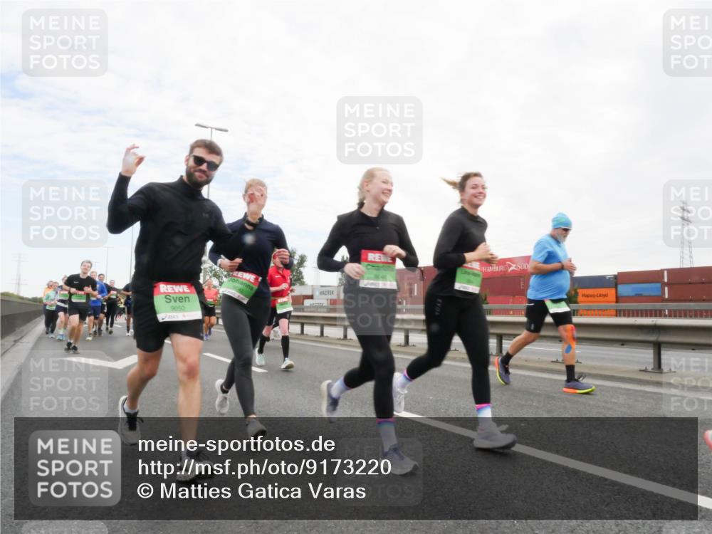 03.10.2025 - Köhlbrandbrückenlauf Matties Gatica Varas http://msf.ph/oto/9173220 03.10.2025 15:24:56 Position 3 9050 meine-sportfotos.de