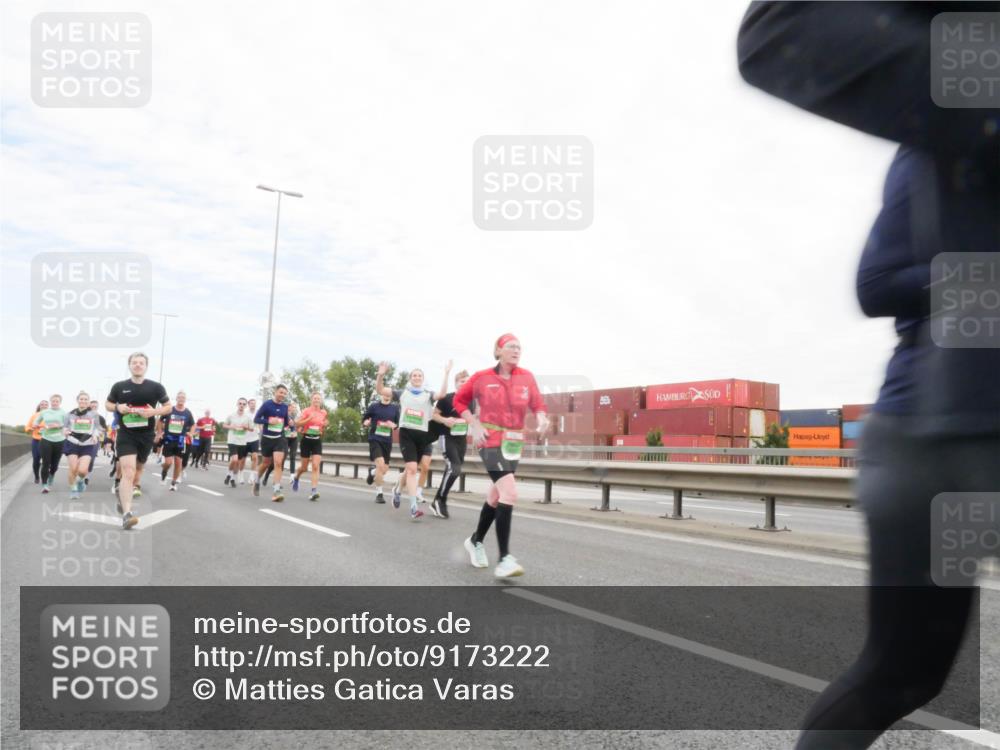 03.10.2025 - Köhlbrandbrückenlauf Matties Gatica Varas http://msf.ph/oto/9173222 03.10.2025 15:24:57 Position 3  meine-sportfotos.de