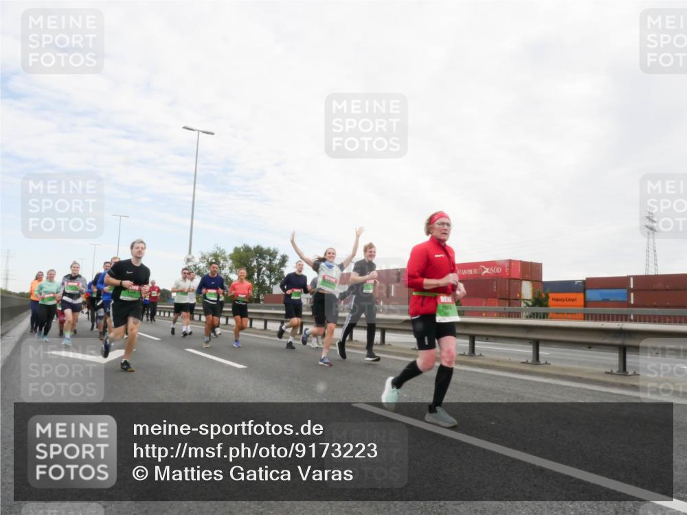 03.10.2025 - Köhlbrandbrückenlauf Matties Gatica Varas http://msf.ph/oto/9173223 03.10.2025 15:24:57 Position 3  meine-sportfotos.de