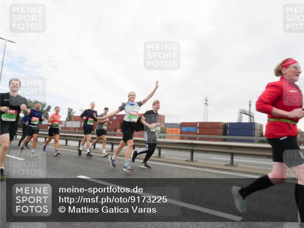 03.10.2025 - Köhlbrandbrückenlauf Matties Gatica Varas http://msf.ph/oto/9173225 03.10.2025 15:24:58 Position 3  meine-sportfotos.de