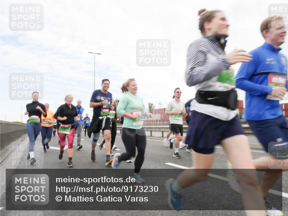 03.10.2025 - Köhlbrandbrückenlauf Matties Gatica Varas http://msf.ph/oto/9173230 03.10.2025 15:25:01 Position 3  meine-sportfotos.de