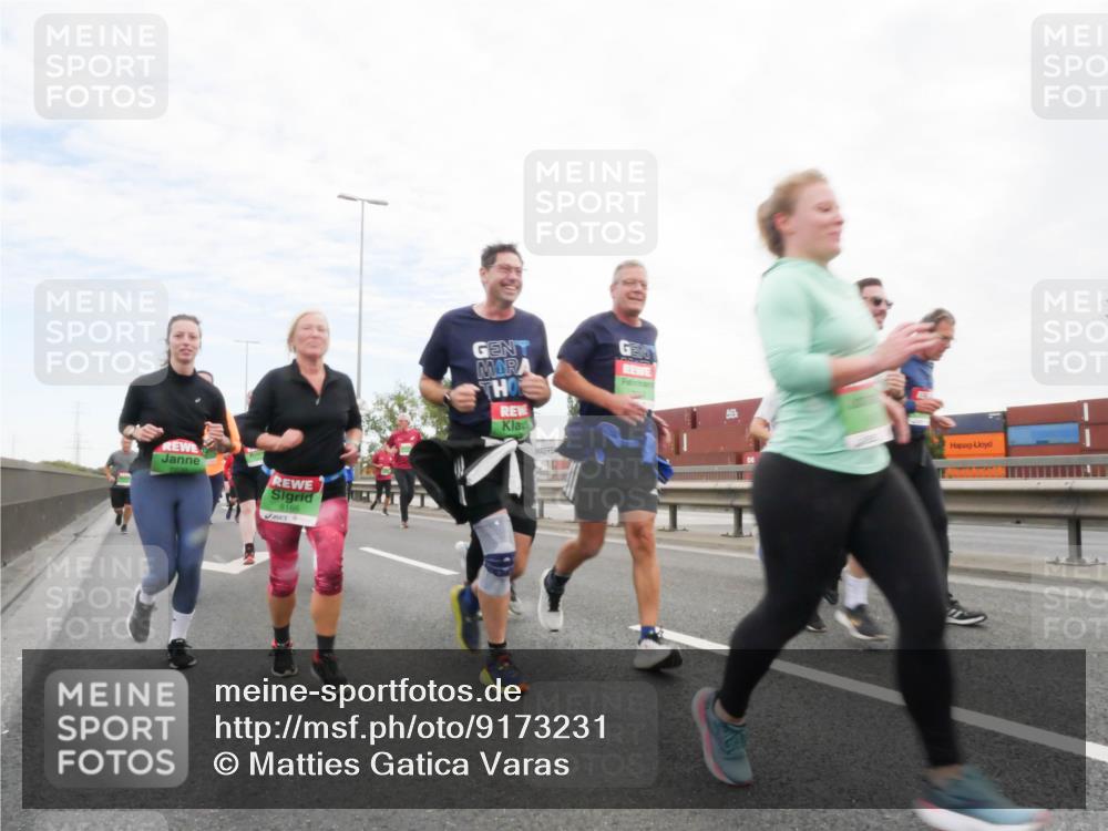 03.10.2025 - Köhlbrandbrückenlauf Matties Gatica Varas http://msf.ph/oto/9173231 03.10.2025 15:25:01 Position 3 8166 meine-sportfotos.de