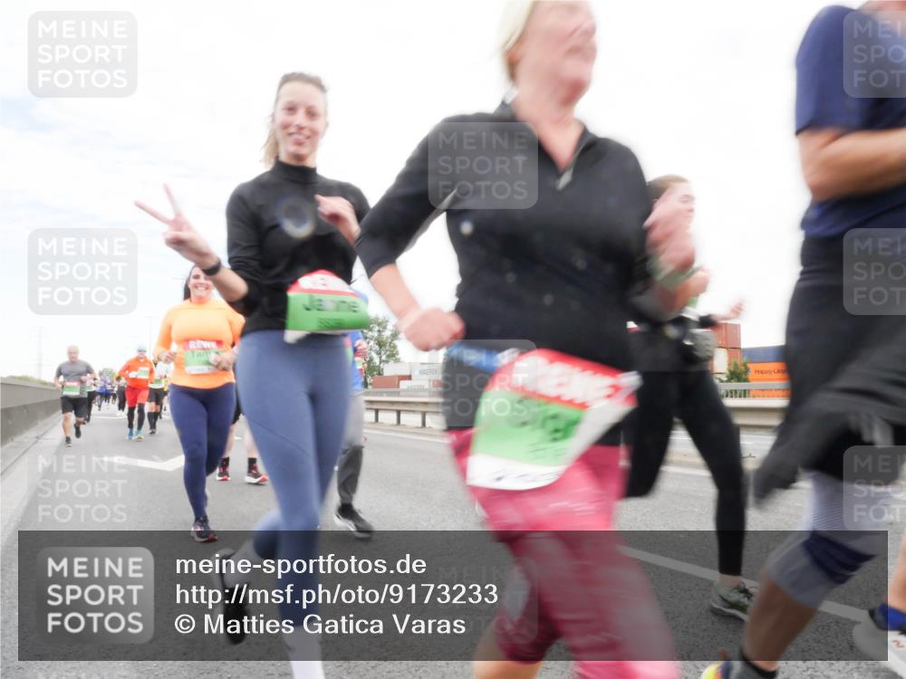 03.10.2025 - Köhlbrandbrückenlauf Matties Gatica Varas http://msf.ph/oto/9173233 03.10.2025 15:25:02 Position 3  meine-sportfotos.de