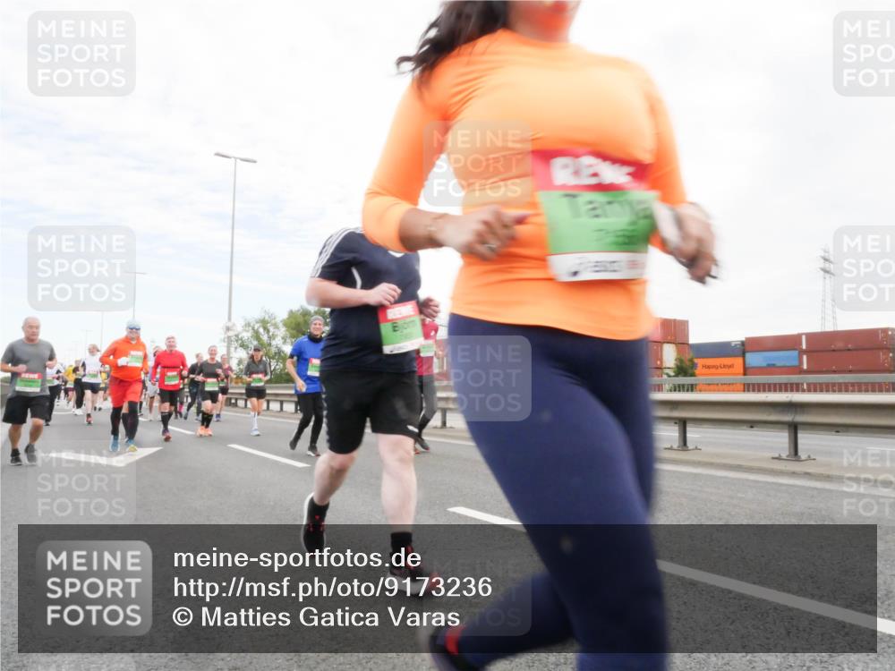 03.10.2025 - Köhlbrandbrückenlauf Matties Gatica Varas http://msf.ph/oto/9173236 03.10.2025 15:25:04 Position 3  meine-sportfotos.de