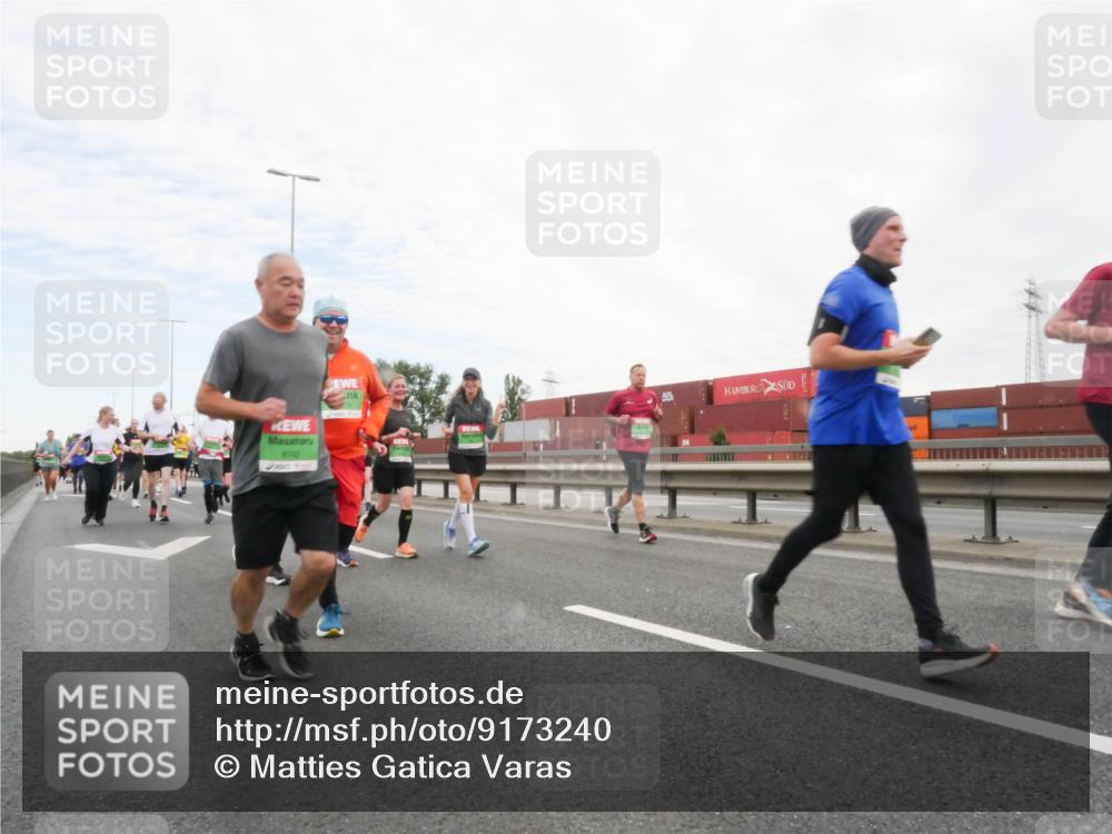 03.10.2025 - Köhlbrandbrückenlauf Matties Gatica Varas http://msf.ph/oto/9173240 03.10.2025 15:25:06 Position 3 8742 meine-sportfotos.de