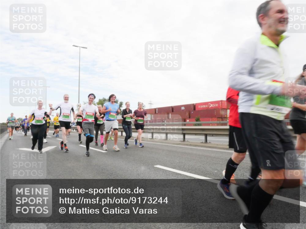 03.10.2025 - Köhlbrandbrückenlauf Matties Gatica Varas http://msf.ph/oto/9173244 03.10.2025 15:25:08 Position 3 41 meine-sportfotos.de