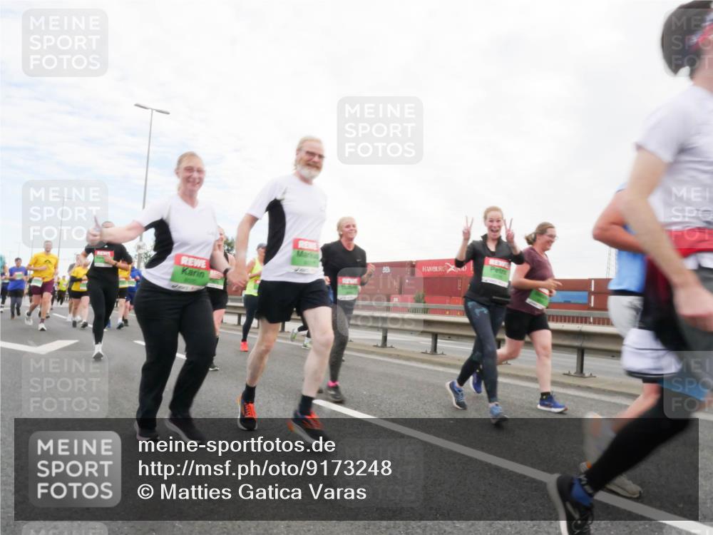 03.10.2025 - Köhlbrandbrückenlauf Matties Gatica Varas http://msf.ph/oto/9173248 03.10.2025 15:25:10 Position 3  meine-sportfotos.de