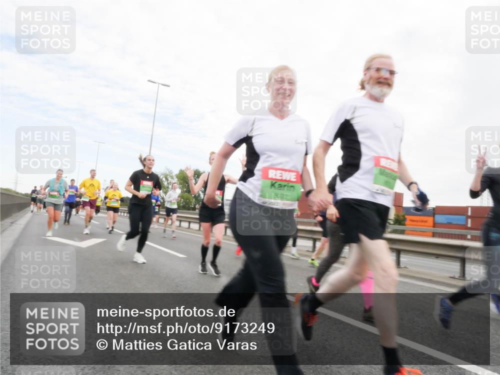 03.10.2025 - Köhlbrandbrückenlauf Matties Gatica Varas http://msf.ph/oto/9173249 03.10.2025 15:25:10 Position 3 8020, 4, 5 meine-sportfotos.de