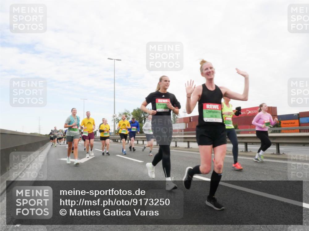 03.10.2025 - Köhlbrandbrückenlauf Matties Gatica Varas http://msf.ph/oto/9173250 03.10.2025 15:25:11 Position 3 6878 meine-sportfotos.de