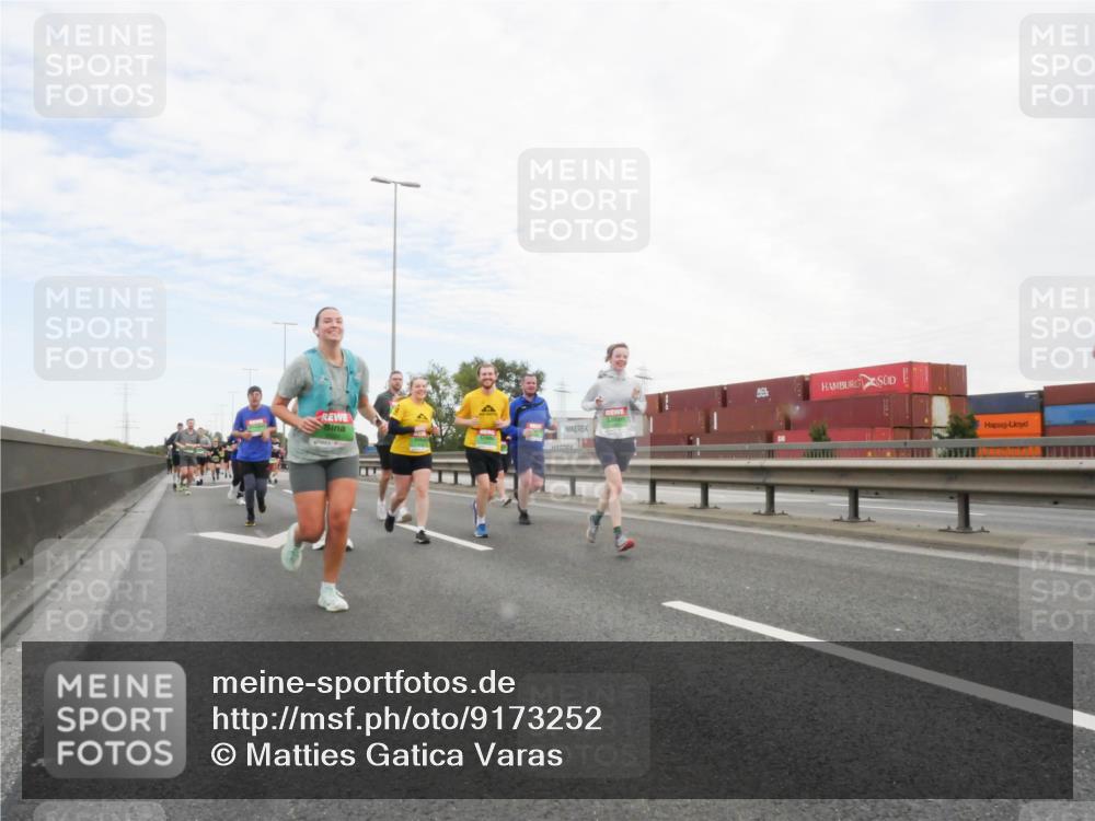 03.10.2025 - Köhlbrandbrückenlauf Matties Gatica Varas http://msf.ph/oto/9173252 03.10.2025 15:25:12 Position 3  meine-sportfotos.de