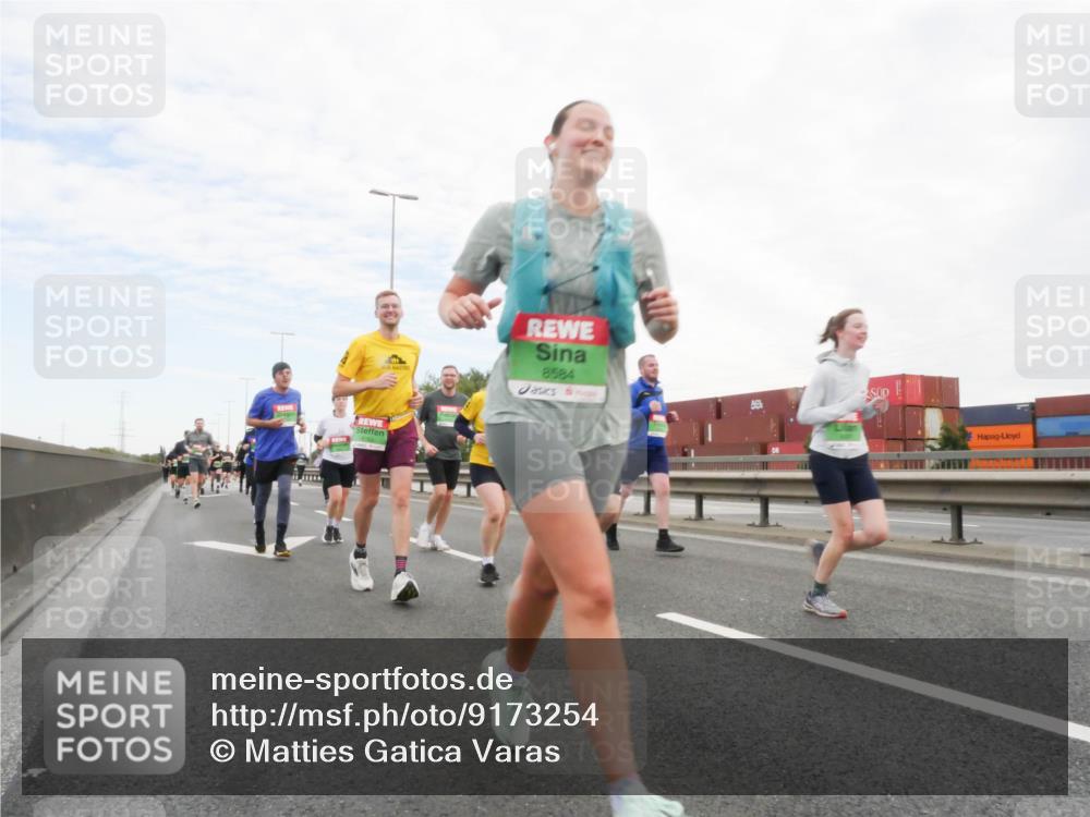 03.10.2025 - Köhlbrandbrückenlauf Matties Gatica Varas http://msf.ph/oto/9173254 03.10.2025 15:25:13 Position 3 8584 meine-sportfotos.de